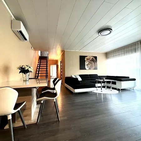 Willa Villa *